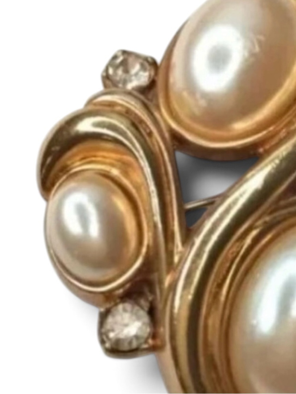 Vintage MONET Gold‑Tone Faux Pearl & Rhinestone Brooch - Picture 5 of 12